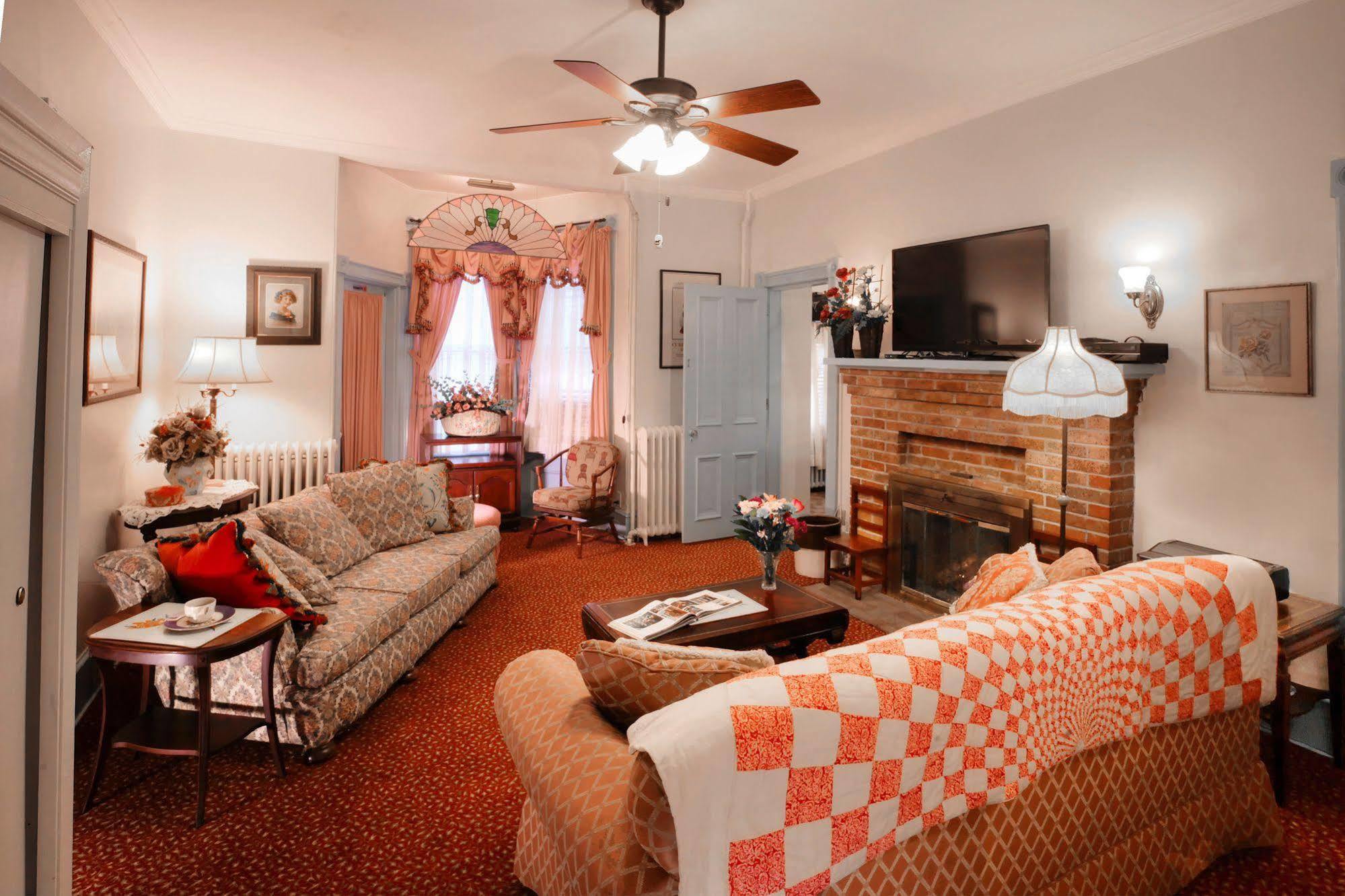 Antoinette'S Apartments & Suites Cape May Eksteriør bilde